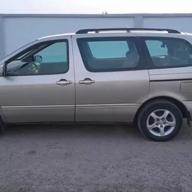 Toyota Sienna 2002