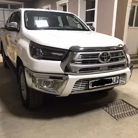 Toyota Hilux 2021