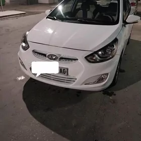 Hyundai Accent 2013