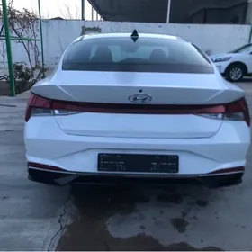 Hyundai Elantra 2021