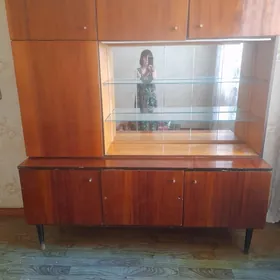 Продается  сервант