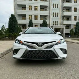 Toyota Camry 2020