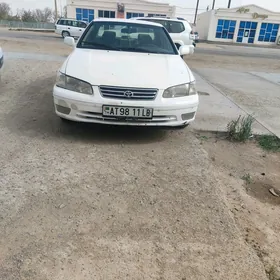 Toyota Camry 2000