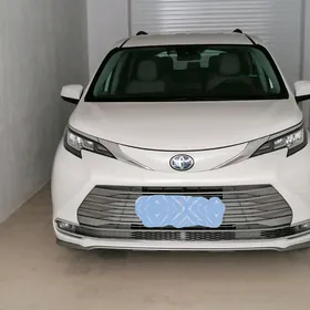 Toyota Sienna 2021