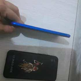Honor 8s