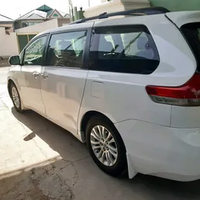 Toyota Sienna 2010