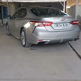 Toyota Camry 2018