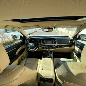 Toyota Highlander 2016