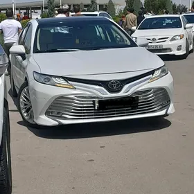 Toyota Camry 2018