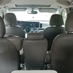Toyota Sienna 2017