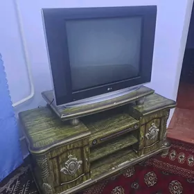 Телевизор с подставкой