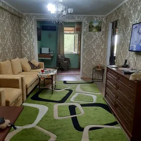 ЦЕНТР. 3 КОМН.3 ЭТАЖ