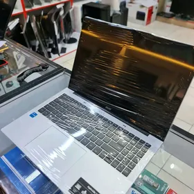 ACER i3(13gen)8/256