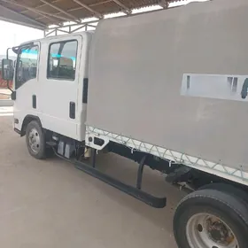 Isuzu Elf 2010