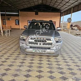 Toyota Tacoma 2018