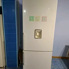 Двухкамерный холодильникWestel