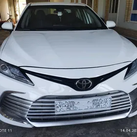 Toyota Camry 2021