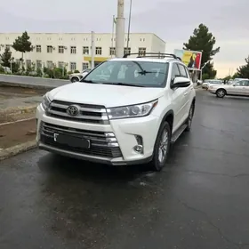 Toyota Highlander 2019