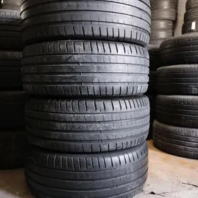 235 45 18 MICHELIN
