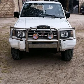 Mitsubishi Pajero 1994