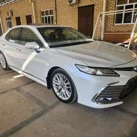 Toyota Camry 2019