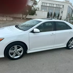 Toyota Camry 2014