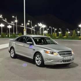 Ford Taurus 2010