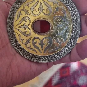 GYZYL ÇAŸYLAN KÜMÜŞ BROŞKA