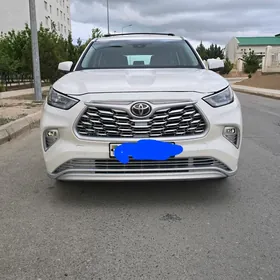 Toyota Highlander 2022