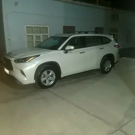 Toyota Highlander 2022