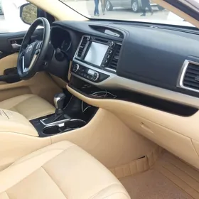 Toyota Highlander 2018