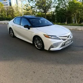 Toyota Camry 2019