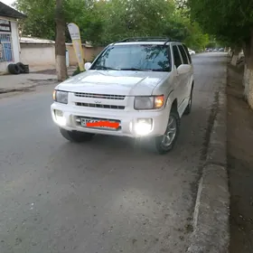 Infiniti QX4 1998