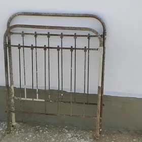 Krowat Aýak.