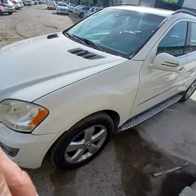 Mercedes-Benz ML350 2011