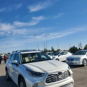 Toyota Highlander 2020