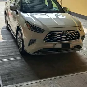 Toyota Highlander 2021