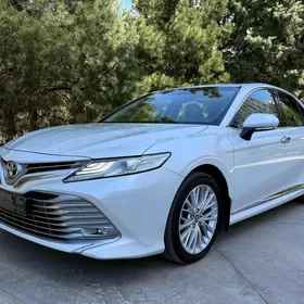 Toyota Camry 2020
