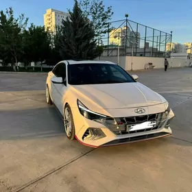 Hyundai Elantra 2022