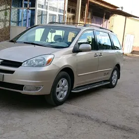 Toyota Sienna 2004