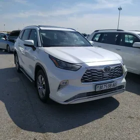 Toyota Highlander 2021