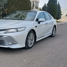 Toyota Camry 2018