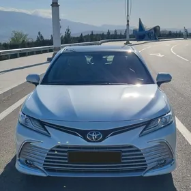 Toyota Camry 2024