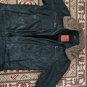 Продам куртку мужскую.