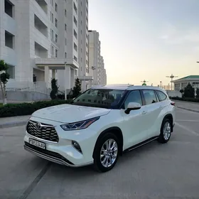 Toyota Highlander 2021