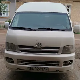 Toyota Hiace 2005