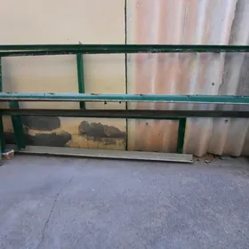 Топчан .