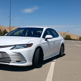 Toyota Camry 2018