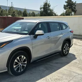 Toyota Highlander 2023