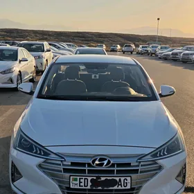 Hyundai Elantra 2020